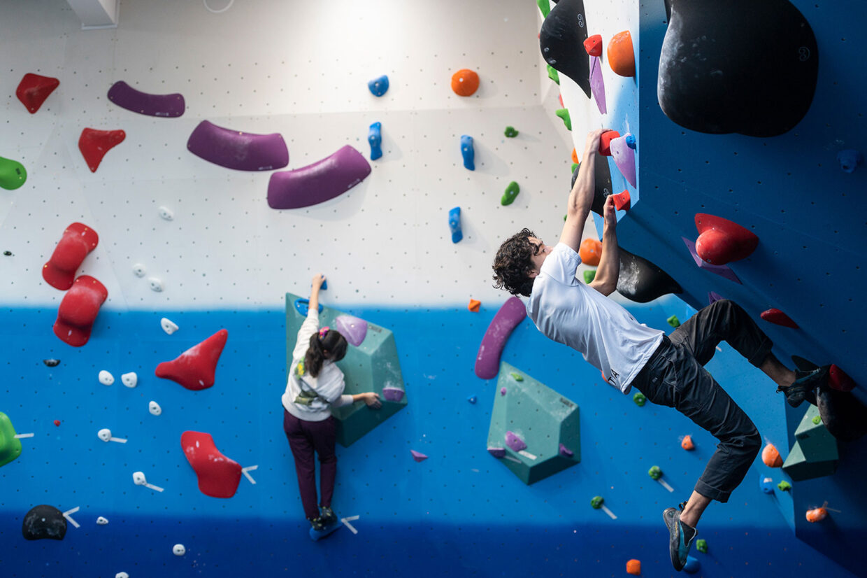 gallery bouldering clava hero image